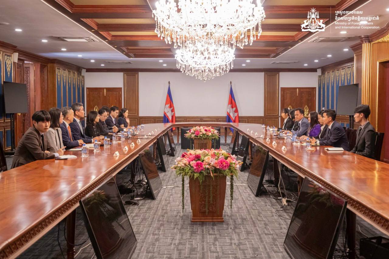 Her Excellency YENTIENG Puthirasmey receives Her Excellency Kim Jina, Second Vice Minister of Foreign affairs of ROK