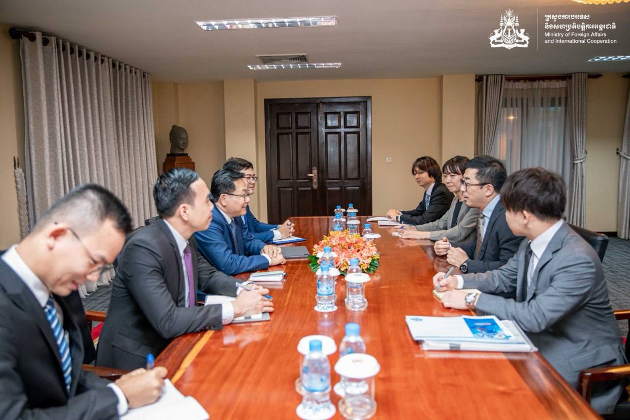 His Excellency CHANN Rotana receives courtesy call by Mr. INOUE Shunichi, Director of Security Cooperation Division of the MOFA of Japan